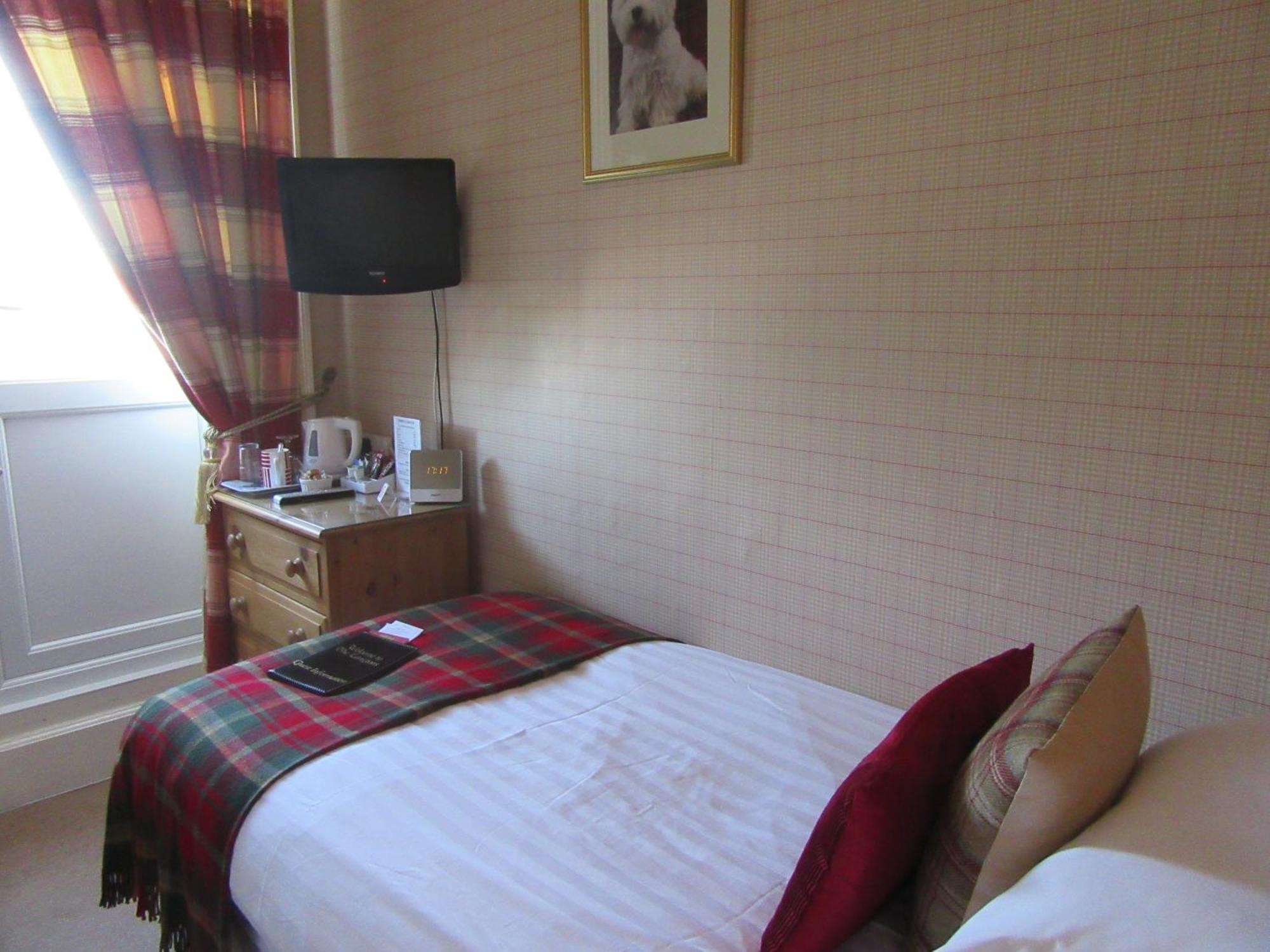 Single Room,1580504885:JPEG